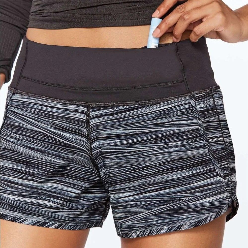 LULULEMON Women's Run Times alpine black gray striped 4" shorts - size 6 EEUC